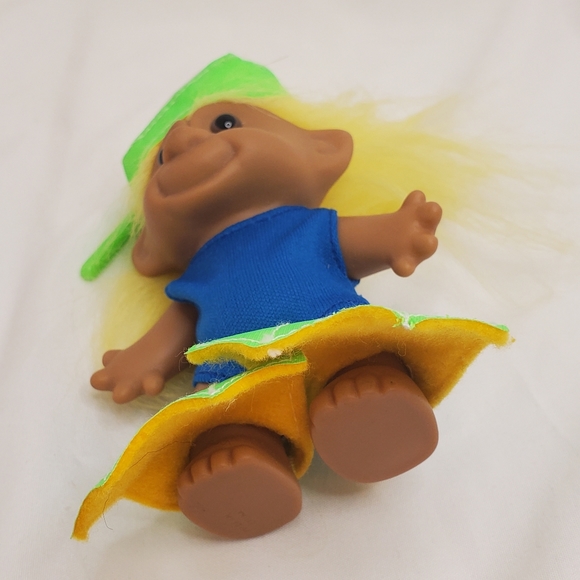 Rare Beach Fun, snorkeling Troll Doll - Picture 2 of 5